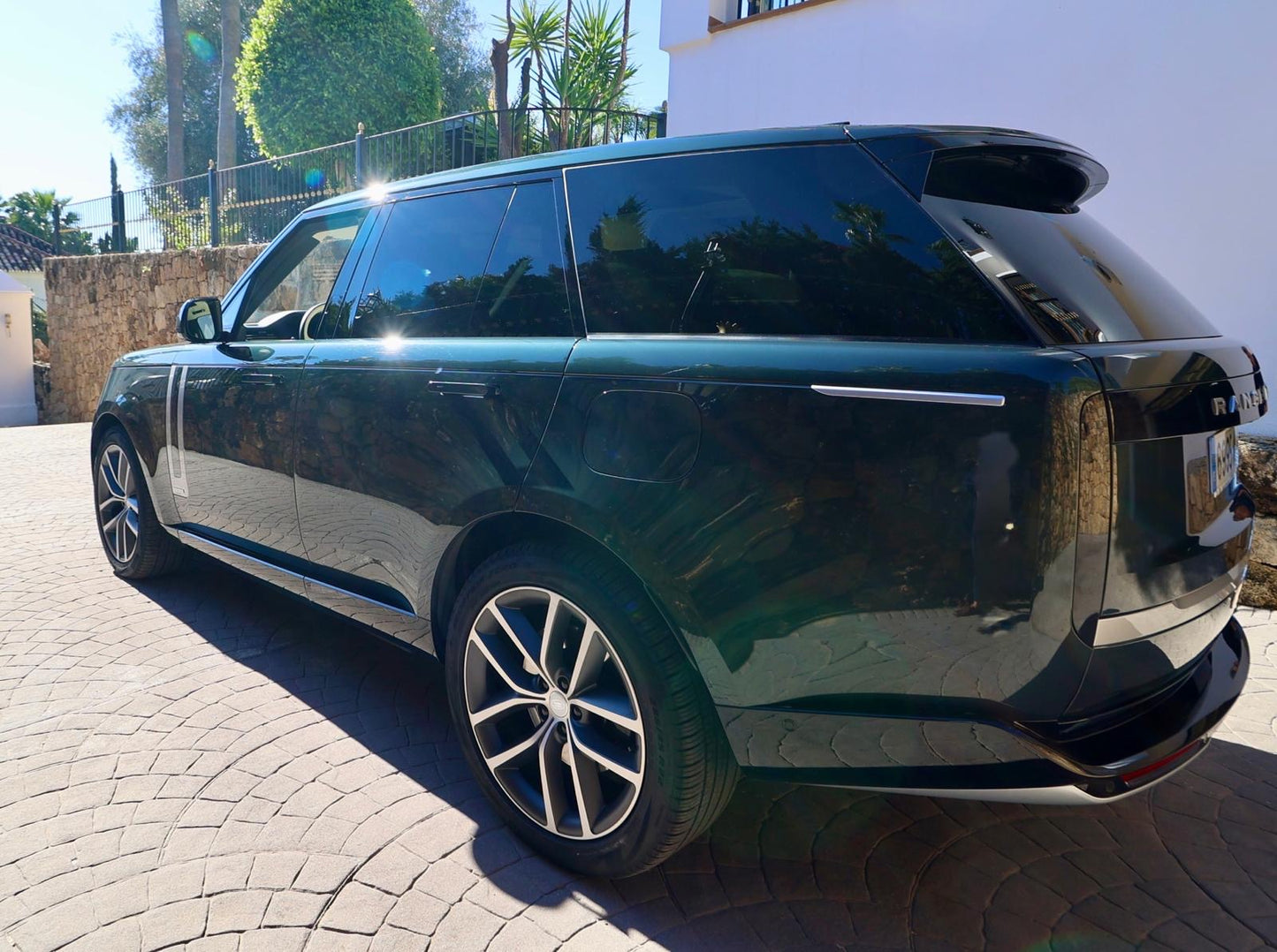 Range Rover L460 PHEV 2023 · Verde Belgravia