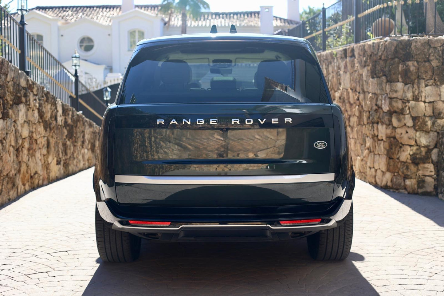 Range Rover L460 PHEV 2023 · Verde Belgravia