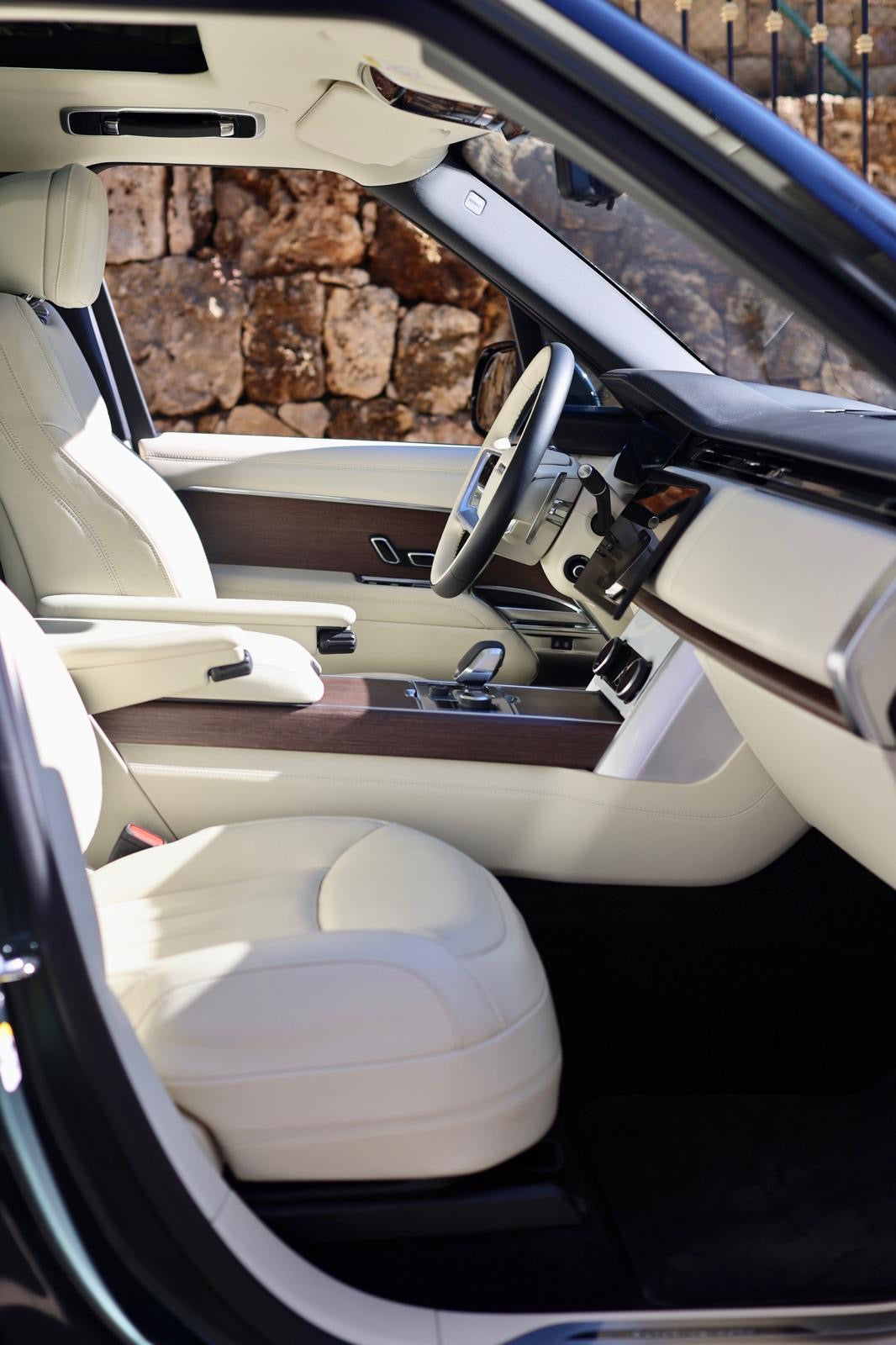 Range Rover L460 PHEV 2023 · Verde Belgravia