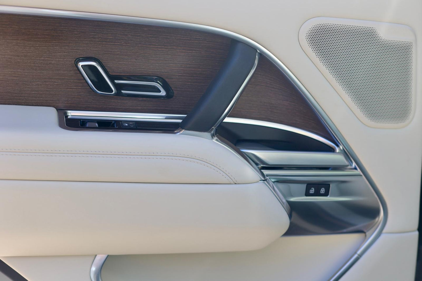 Range Rover L460 PHEV 2023 · Verde Belgravia